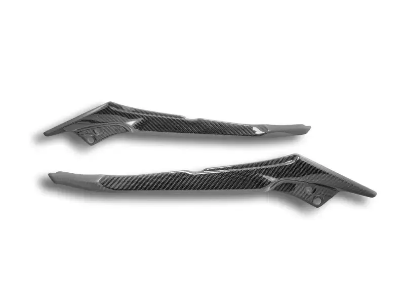 CRB67L – TRIUMPH ST GLOSSY CARBON TANK INFILLS