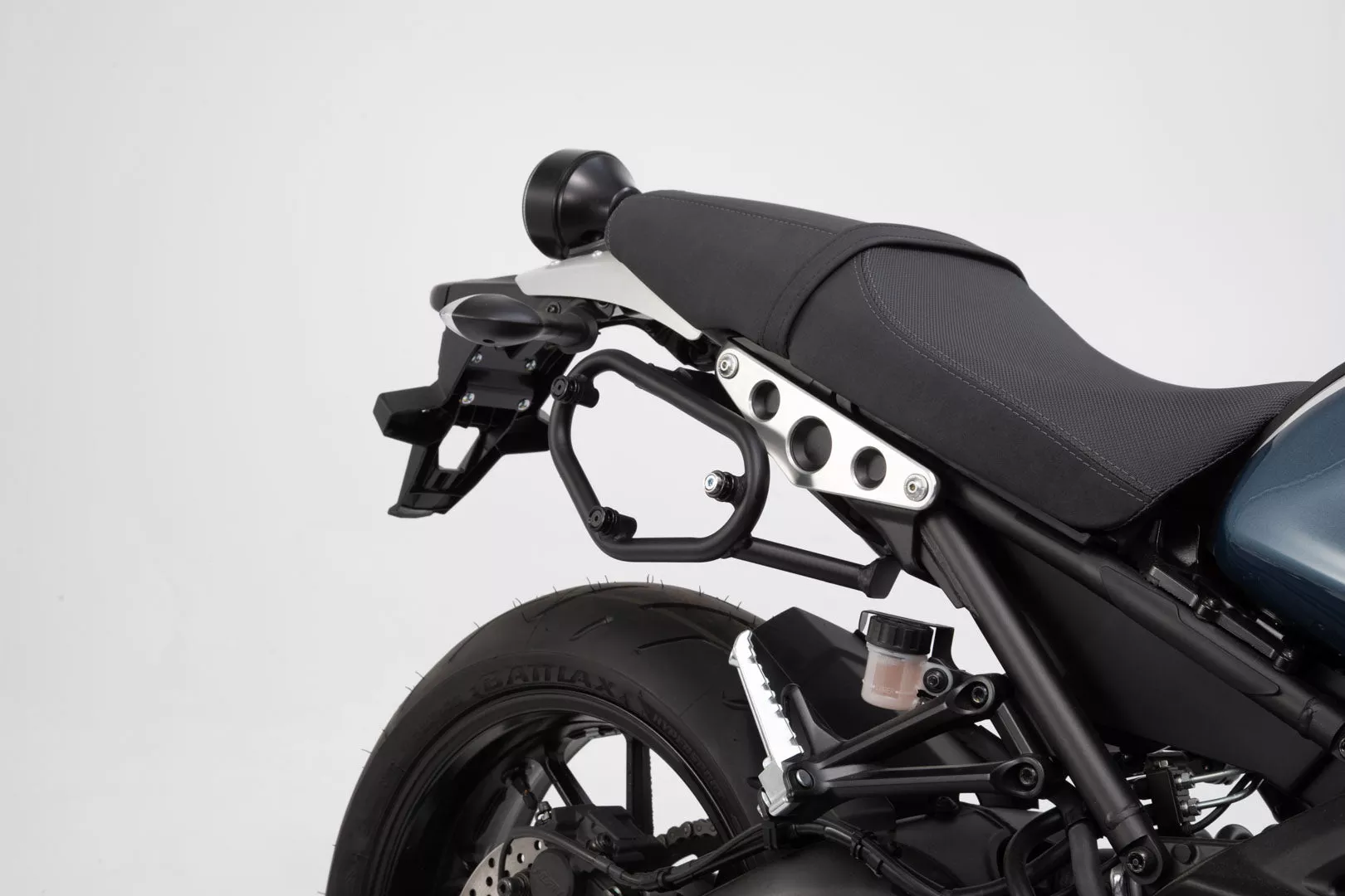 SLC side carrier right - Yamaha XSR 900 (15-21).