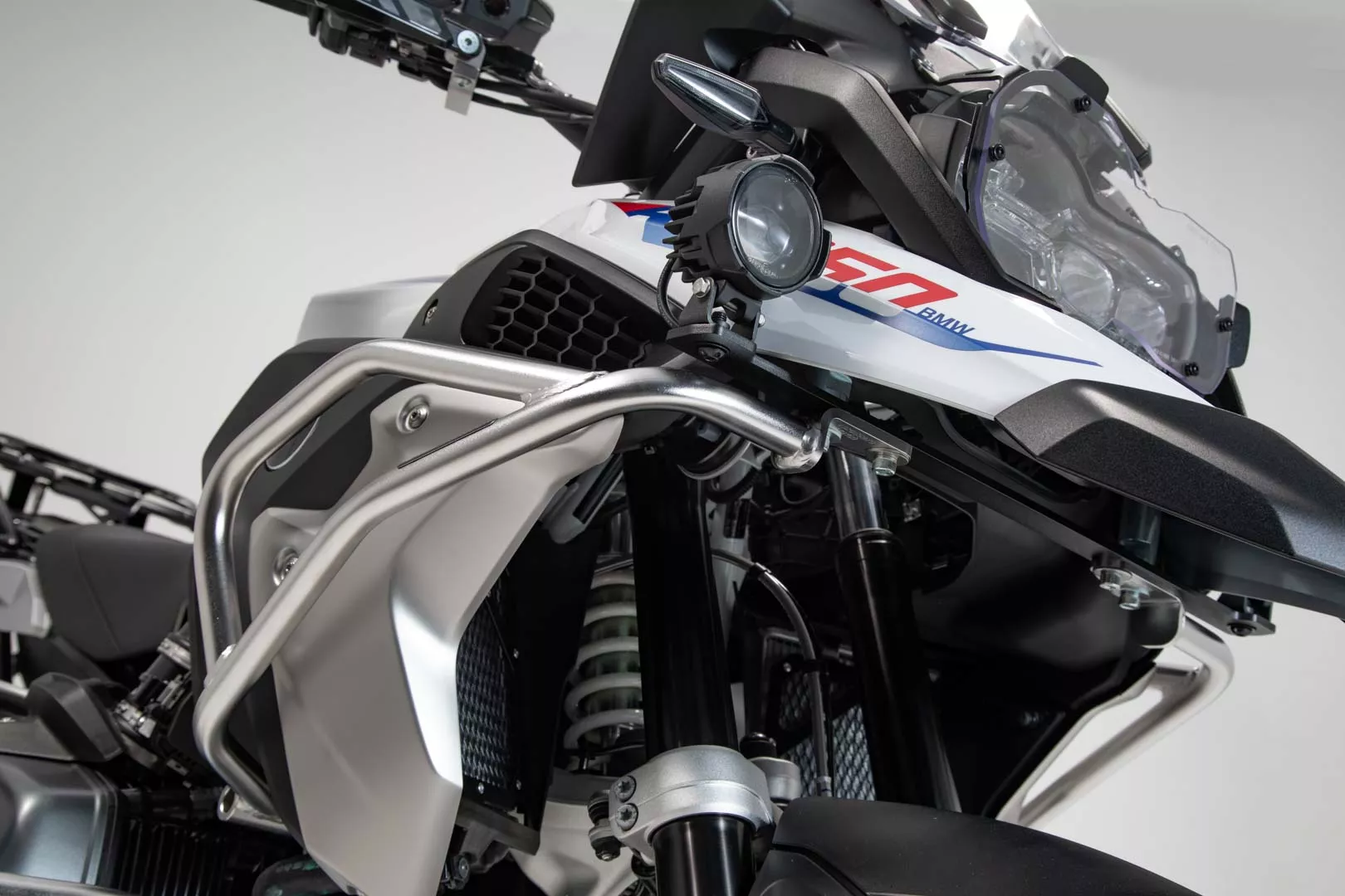 Upper crash bar - Stainless steel. BMW R1200GS (16-), R1250GS (18-).