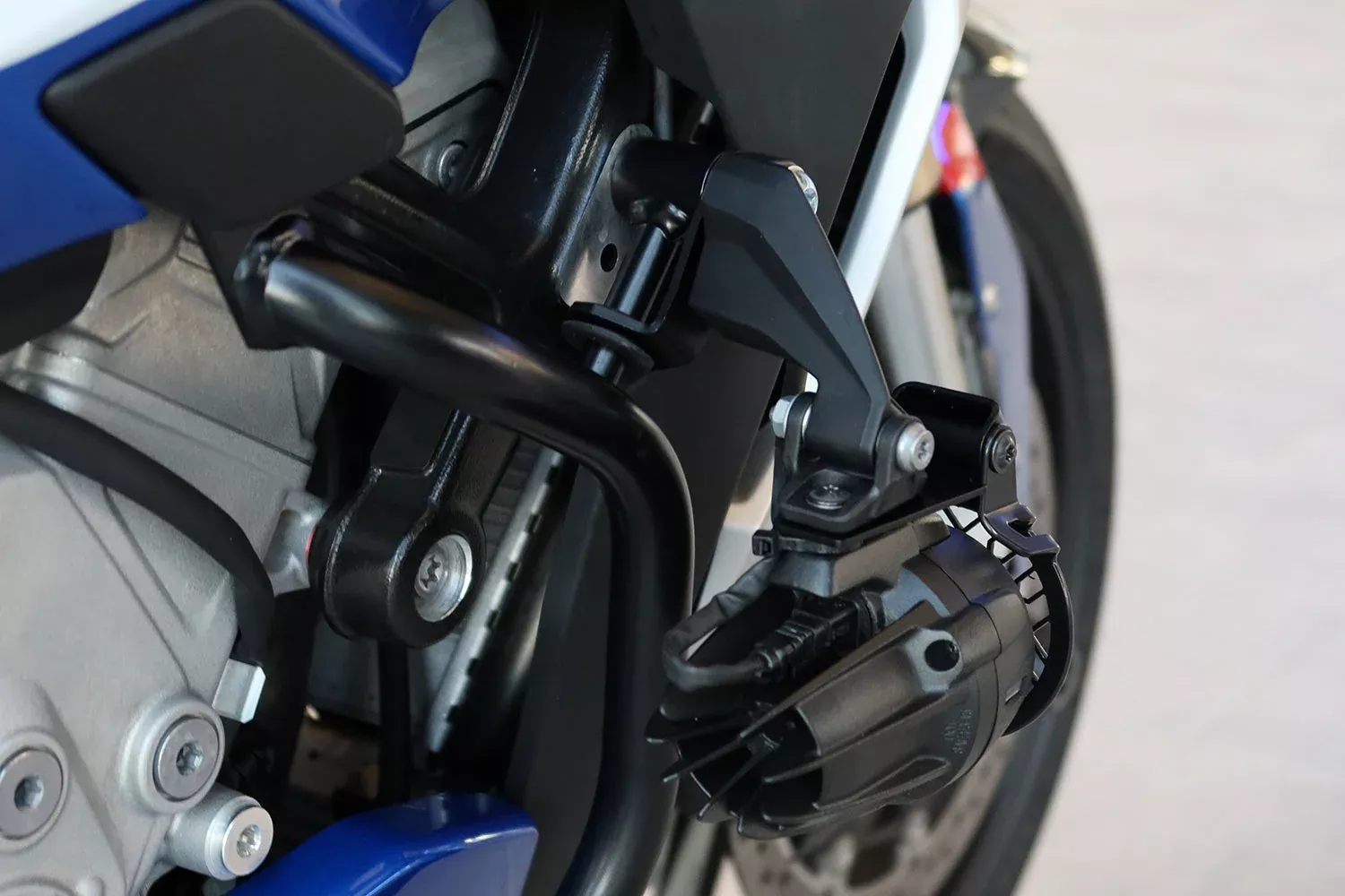 Wunderlich - Mounting Kit OEM Auxiliary Headlight With Engine Guard